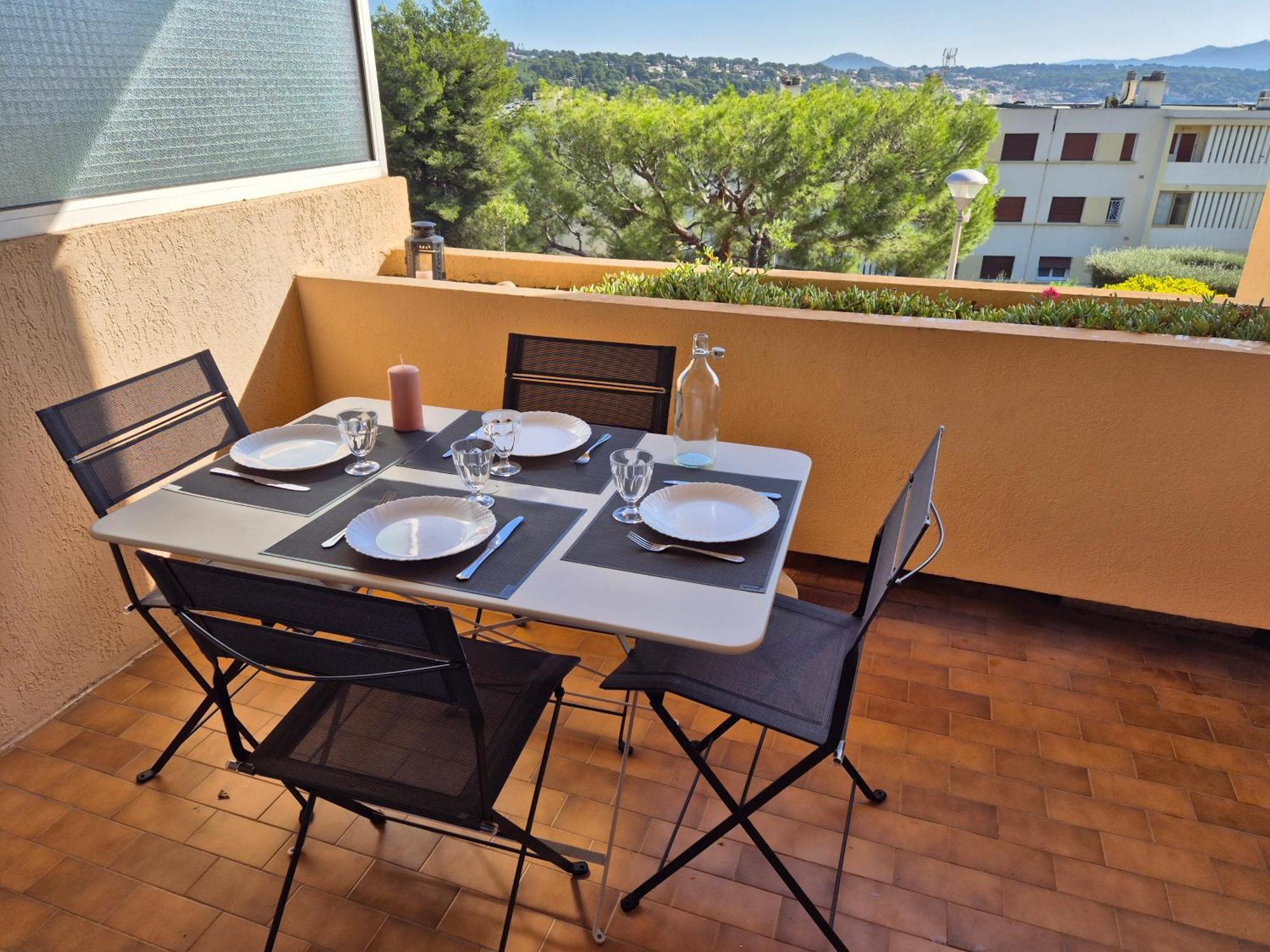 T2 Vue Mer Dans Residence Calme / T2 Sea View In A Quiet Residence Bandol Esterno foto